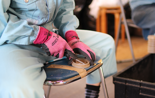 きのこの苗床の清掃2