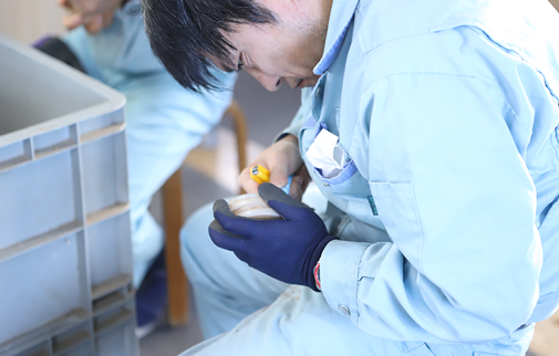 きのこの苗床の清掃3