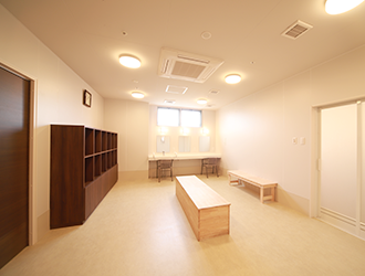 開放的な脱衣場