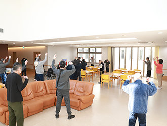 開放的なラウンジ